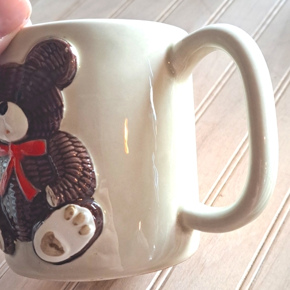 Handpainted by Otagiri Teddy Bear Mug With a Red Bow Vintage - Picture 5 of 6